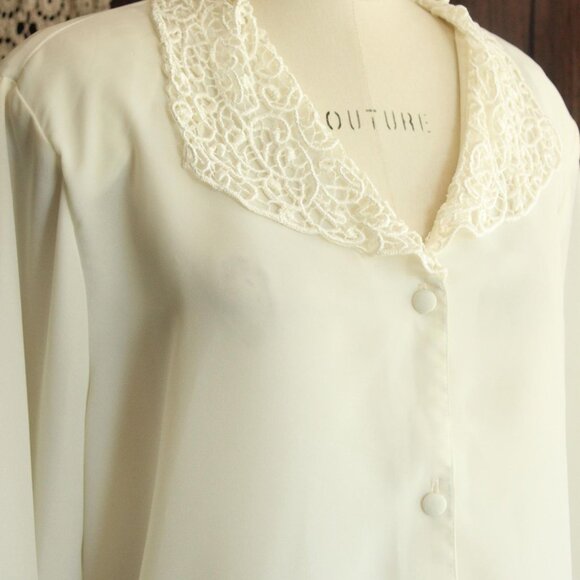 Vintage 1980s 1990s Blouse, Volup Impressions White Button Down Shirt with Lace - Picture 6 of 10
